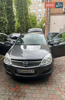 Седан Opel Astra 2011 в Виннице