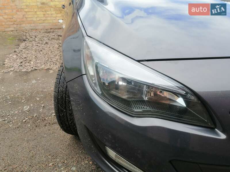 Універсал Opel Astra 2014 в Ніжині