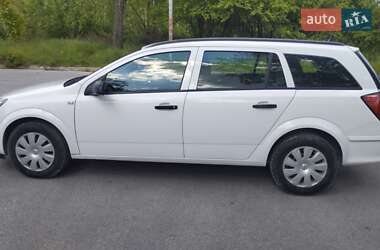 Універсал Opel Astra 2011 в 