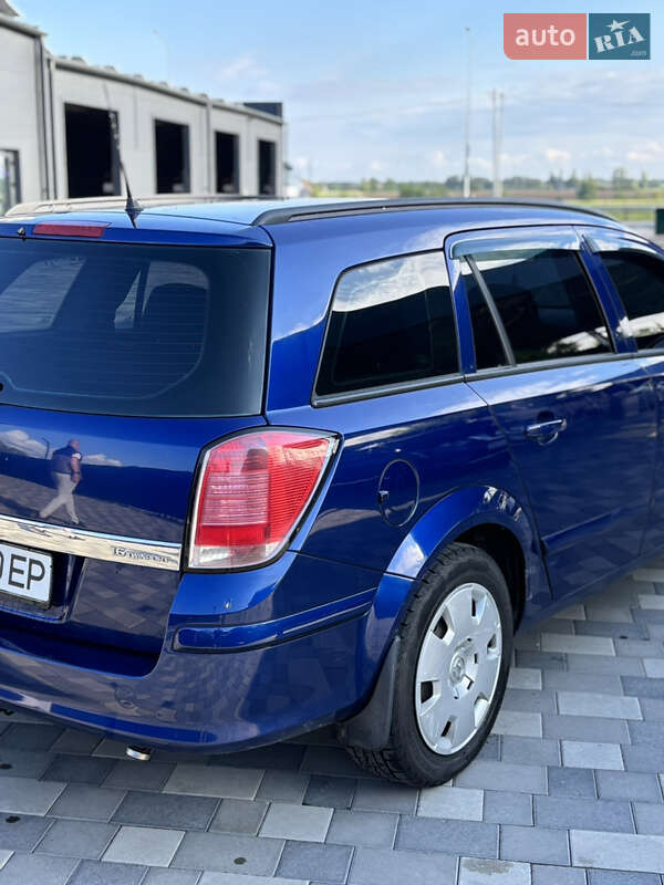 Универсал Opel Astra 2006 в Полтаве