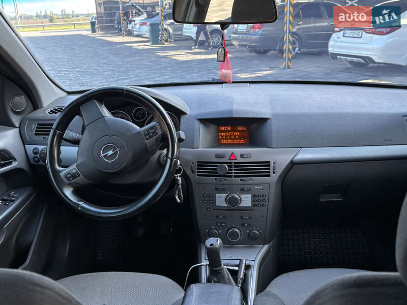 Универсал Opel Astra 2006 в Полтаве