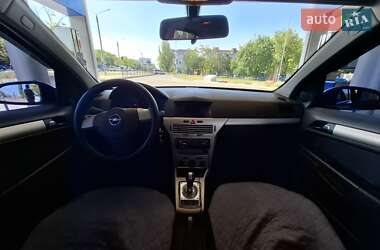 Хэтчбек Opel Astra 2008 в 