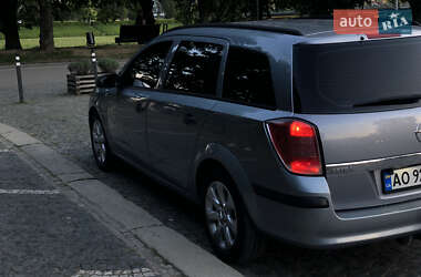 Универсал Opel Astra 2005 в 