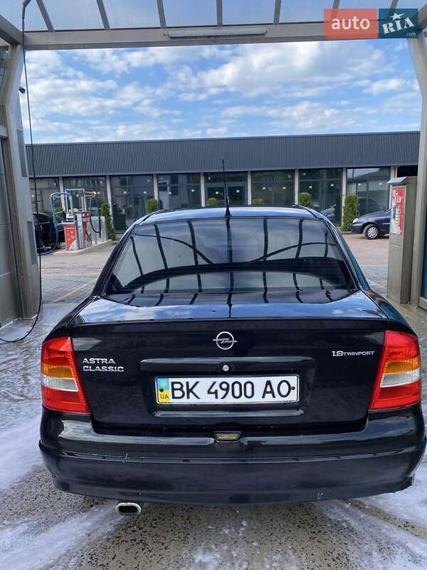 Седан Opel Astra 2008 в Рокитном