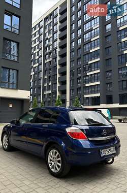 Хэтчбек Opel Astra 2004 в Ивано-Франковске