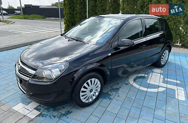Хэтчбек Opel Astra 2007 в 