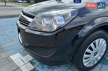 Хэтчбек Opel Astra 2007 в 