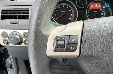 Хэтчбек Opel Astra 2007 в 