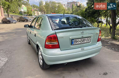 Хэтчбек Opel Astra 2001 в 