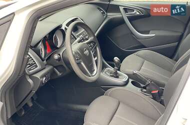 Универсал Opel Astra 2014 в 