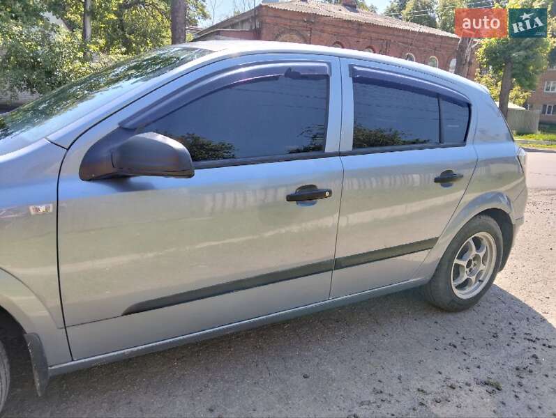 Хэтчбек Opel Astra 2008 в Сумах
