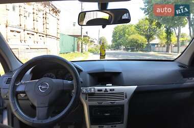 Хетчбек Opel Astra 2008 в  фото 20 Хетчбек Opel Astra 2008 в