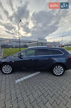 Универсал Opel Astra 2012 в 