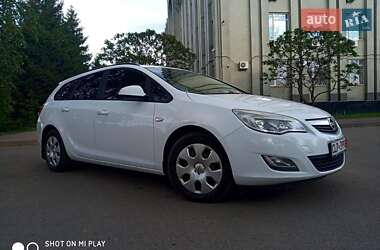 Універсал Opel Astra 2012 в Сумах