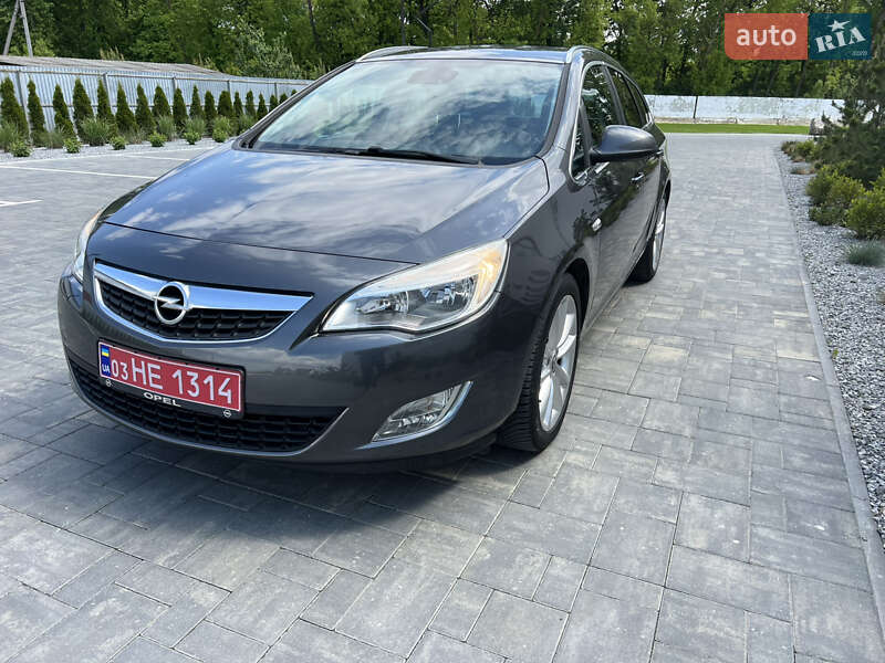 Універсал Opel Astra 2011 в 