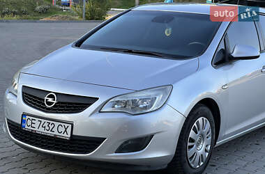 Хэтчбек Opel Astra 2010 в 