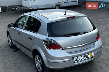 Хетчбек Opel Astra 2009 в 