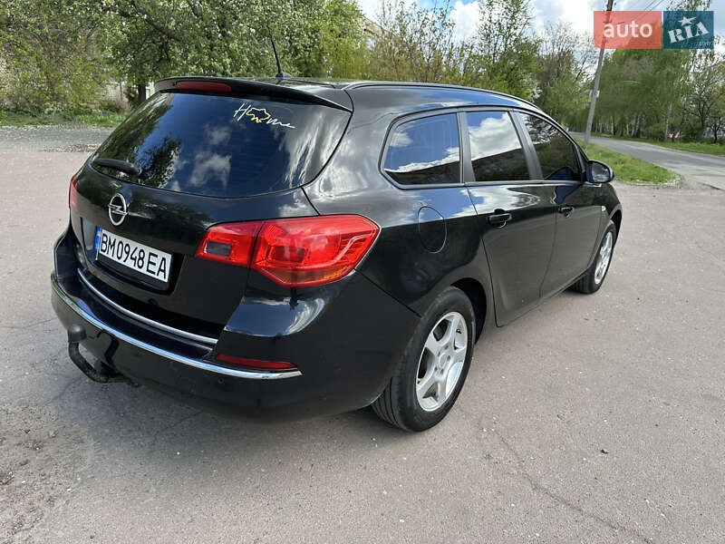 Универсал Opel Astra 2013 в Конотопе