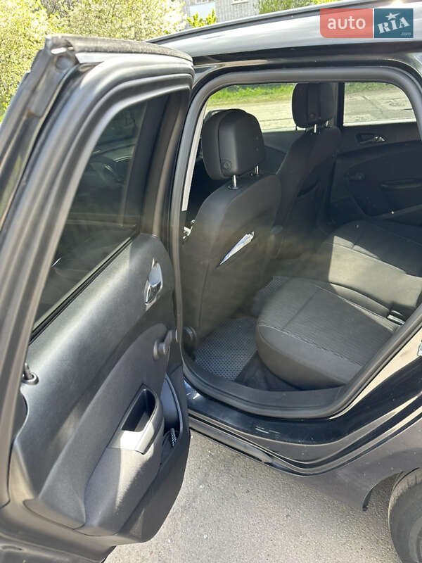 Универсал Opel Astra 2013 в Конотопе