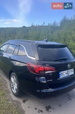Универсал Opel Astra 2017 в 