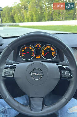 Универсал Opel Astra 2010 в 