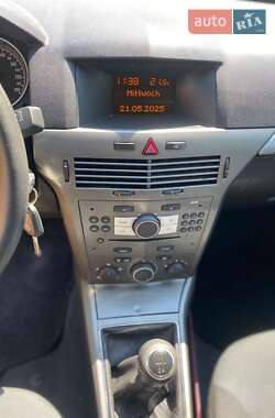 Универсал Opel Astra 2006 в 