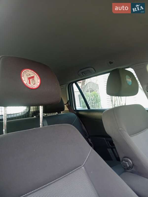 Универсал Opel Astra 2010 в Черновцах
