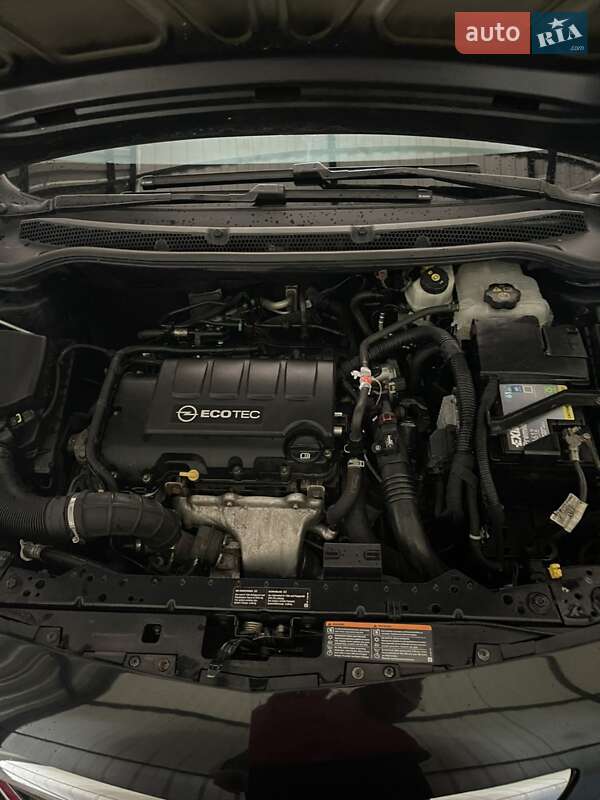 Хэтчбек Opel Astra 2011 в Лановцах