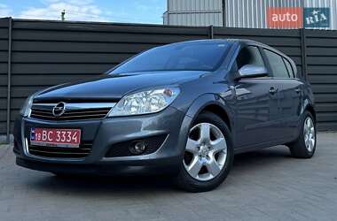 Хетчбек Opel Astra 2008 в 