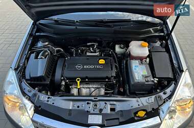 Хетчбек Opel Astra 2008 в 