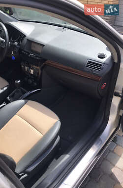 Универсал Opel Astra 2008 в 