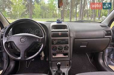 Хэтчбек Opel Astra 2003 в 