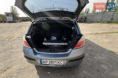 Хэтчбек Opel Astra 2006 в 