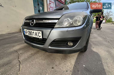 Хэтчбек Opel Astra 2006 в 