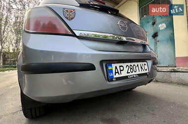 Хэтчбек Opel Astra 2006 в 