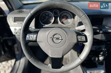 Универсал Opel Astra 2010 в 