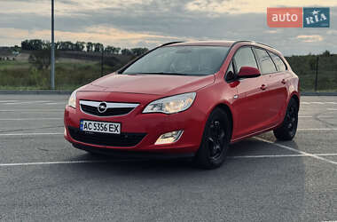 Универсал Opel Astra 2012 в Ровно