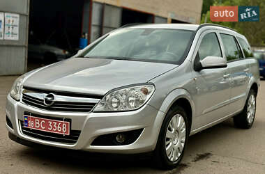 Универсал Opel Astra 2008 в Ровно