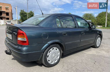 Седан Opel Astra 2005 в 