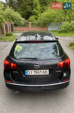 Универсал Opel Astra 2012 в 