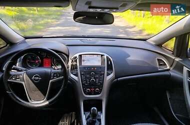 Универсал Opel Astra 2011 в 