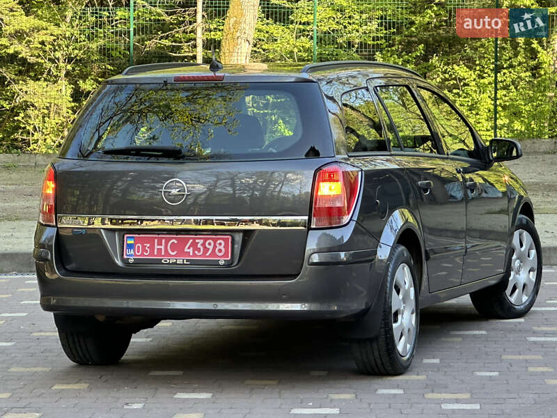 Універсал Opel Astra 2009 в Дрогобичі