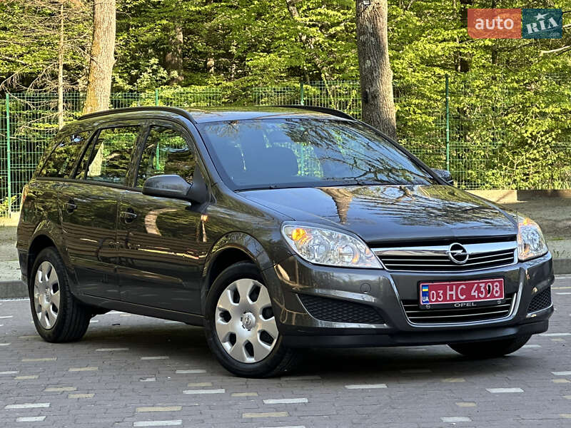 Універсал Opel Astra 2009 в Дрогобичі