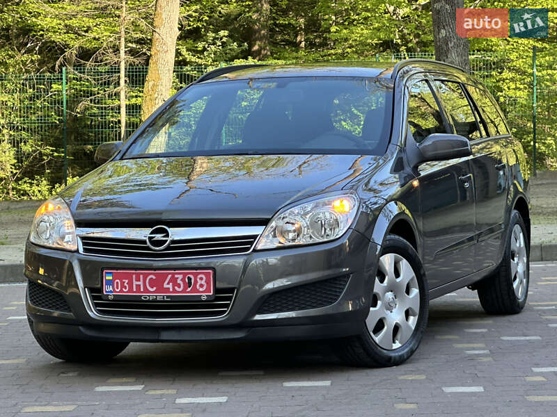 Універсал Opel Astra 2009 в Дрогобичі