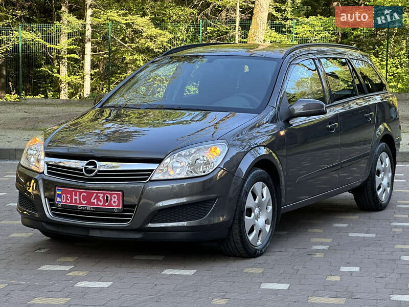 Універсал Opel Astra 2009 в Дрогобичі