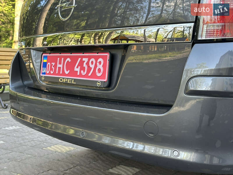 Універсал Opel Astra 2009 в Дрогобичі