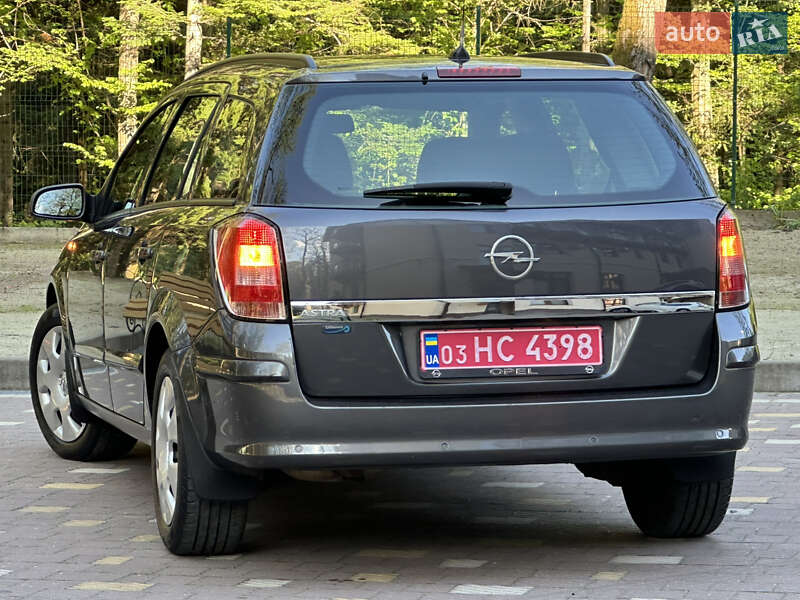 Універсал Opel Astra 2009 в Дрогобичі