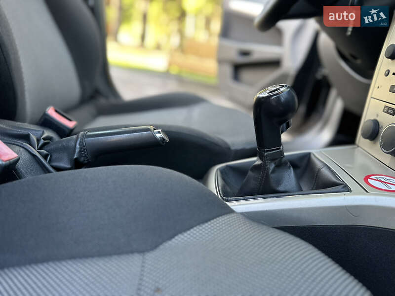 Універсал Opel Astra 2009 в Дрогобичі