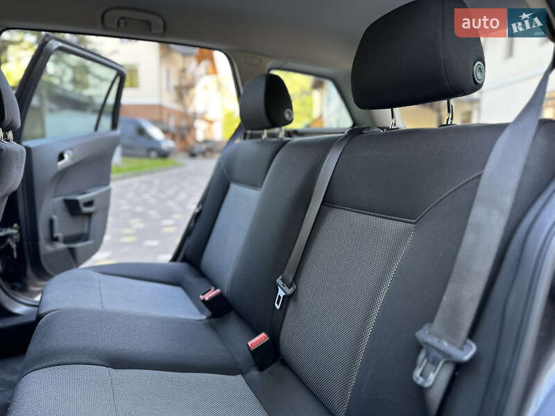 Універсал Opel Astra 2009 в Дрогобичі
