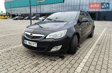 Хэтчбек Opel Astra 2011 в Городке